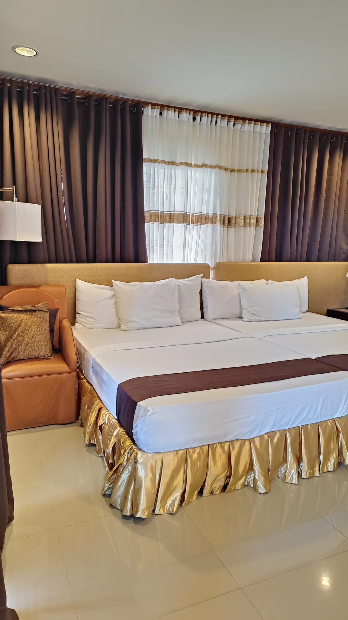 Venice Suite full room view